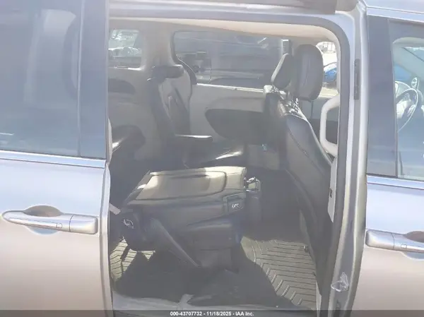 2C4RC1BG5HR613473 2017 CHRYSLER PACIFICA - Image 8
