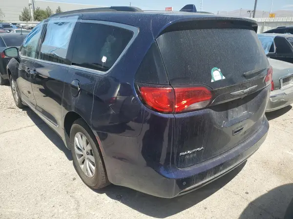 2C4RC1BG5HR613523 2017 CHRYSLER PACIFICA - Image 2