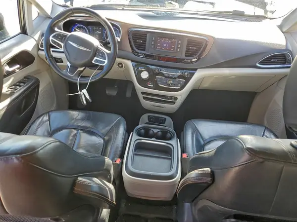 2C4RC1BG5HR613926 2017 CHRYSLER PACIFICA - Image 8