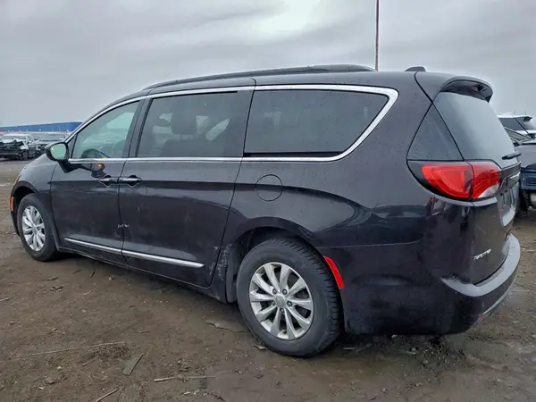 2C4RC1BG5HR616423 2017 CHRYSLER PACIFICA - Image 2