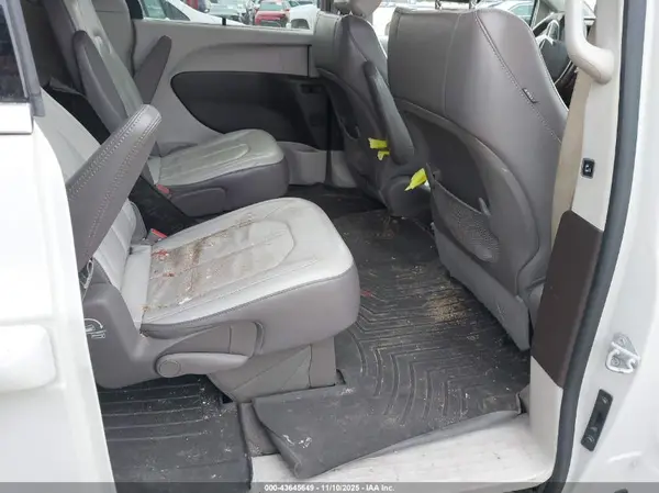 2C4RC1BG5HR621802 2017 CHRYSLER PACIFICA - Image 8