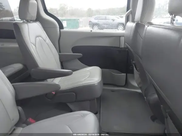 2C4RC1BG5HR635084 2017 CHRYSLER PACIFICA - Image 8