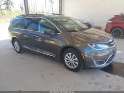 2C4RC1BG5HR642147 2017 CHRYSLER PACIFICA