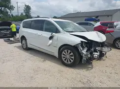 2C4RC1BG5HR656565 2017 CHRYSLER PACIFICA