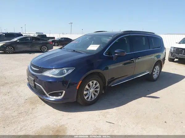 2C4RC1BG5HR661264 2017 CHRYSLER PACIFICA - Image 2