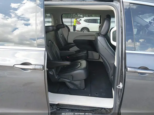2C4RC1BG5HR667663 2017 CHRYSLER PACIFICA - Image 8