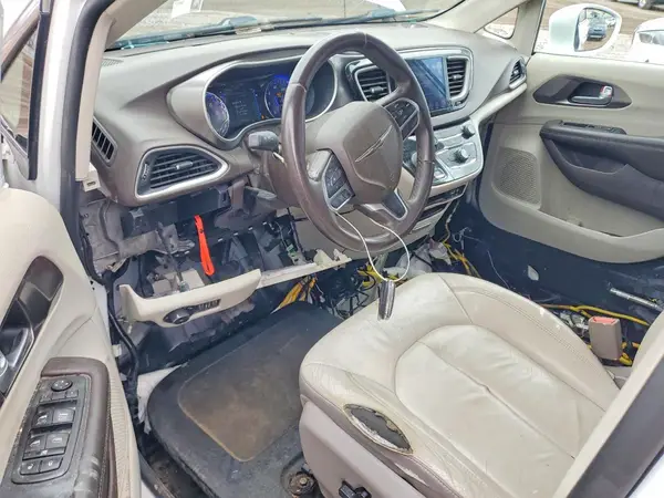 2C4RC1BG5HR668344 2017 CHRYSLER PACIFICA - Image 8