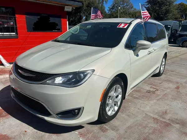 2C4RC1BG5HR676301 2017 CHRYSLER PACIFICA - Image 2