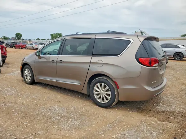 2C4RC1BG5HR683135 2017 CHRYSLER PACIFICA - Image 2