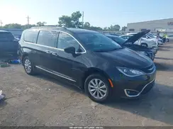 2C4RC1BG5HR683457 2017 CHRYSLER PACIFICA