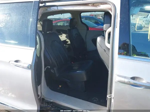 2C4RC1BG5HR684236 2017 CHRYSLER PACIFICA - Image 8