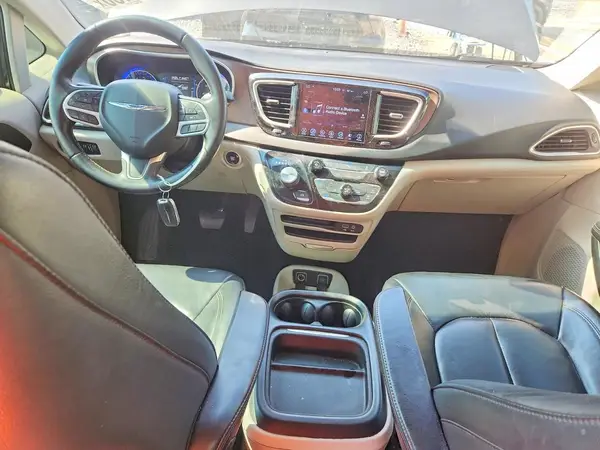 2C4RC1BG5HR684527 2017 CHRYSLER PACIFICA - Image 8