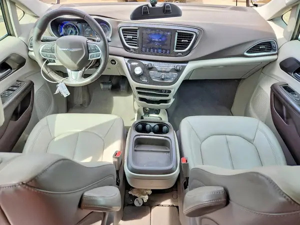 2C4RC1BG5HR684561 2017 CHRYSLER PACIFICA - Image 8