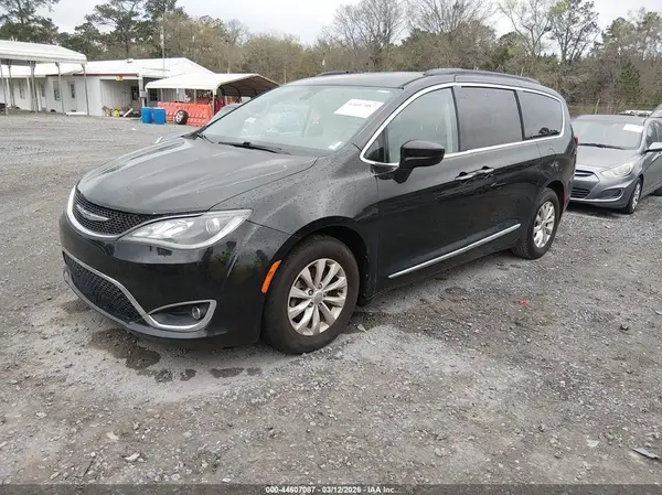 2C4RC1BG5HR691915 2017 CHRYSLER PACIFICA - Image 2