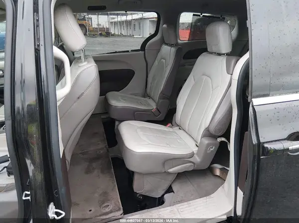 2C4RC1BG5HR691915 2017 CHRYSLER PACIFICA - Image 8