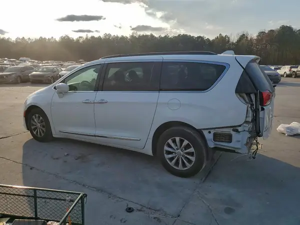 2C4RC1BG5HR702346 2017 CHRYSLER PACIFICA - Image 2