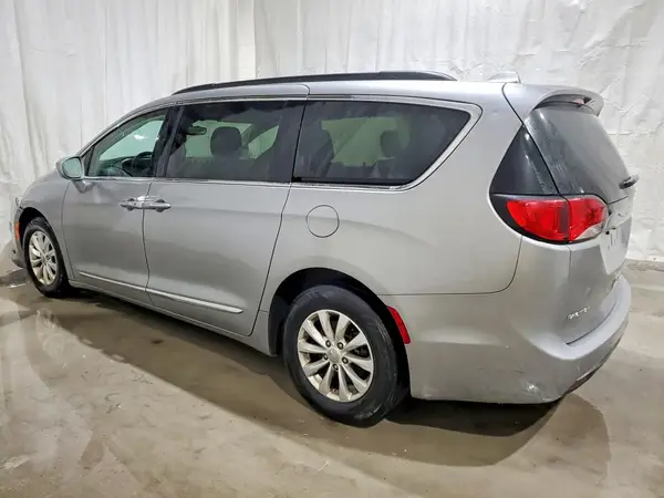 2C4RC1BG5HR702847 2017 CHRYSLER PACIFICA - Image 2