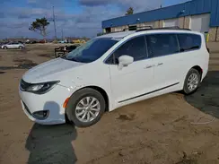 2C4RC1BG5HR702976 2017 CHRYSLER PACIFICA