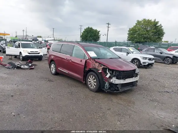 2C4RC1BG5HR703688 2017 CHRYSLER PACIFICA - Image 1