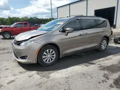 2C4RC1BG5HR704842 2017 CHRYSLER PACIFICA