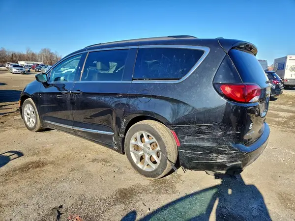2C4RC1BG5HR725691 2017 CHRYSLER PACIFICA - Image 2