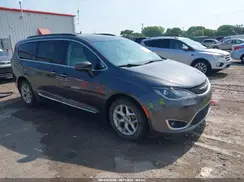 2C4RC1BG5HR729854 2017 CHRYSLER PACIFICA