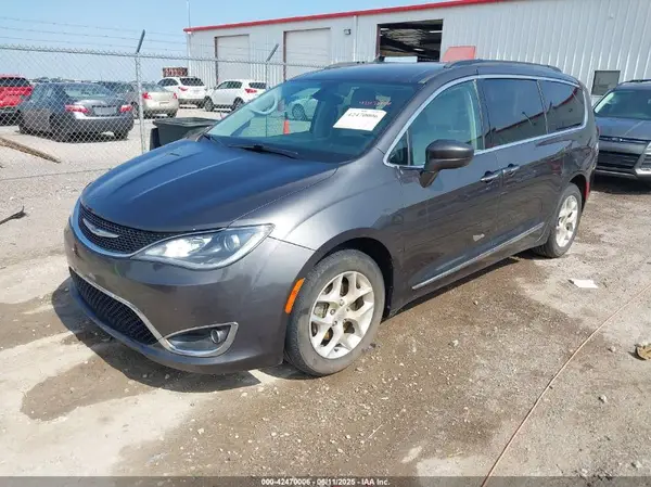 2C4RC1BG5HR729854 2017 CHRYSLER PACIFICA - Image 2