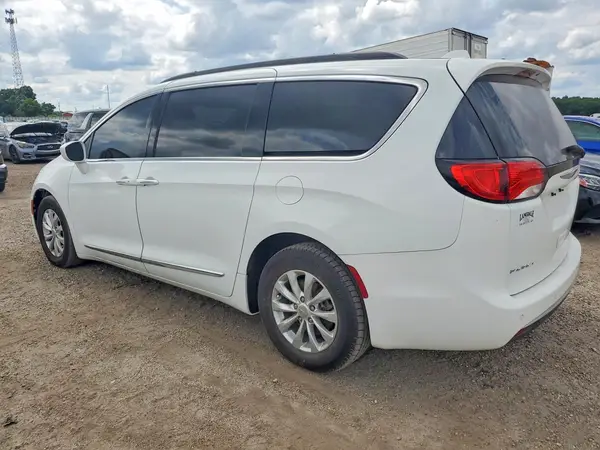 2C4RC1BG5HR739302 2017 CHRYSLER PACIFICA - Image 2