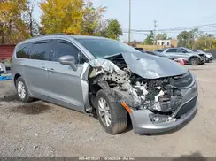 2C4RC1BG5HR741423 2017 CHRYSLER PACIFICA