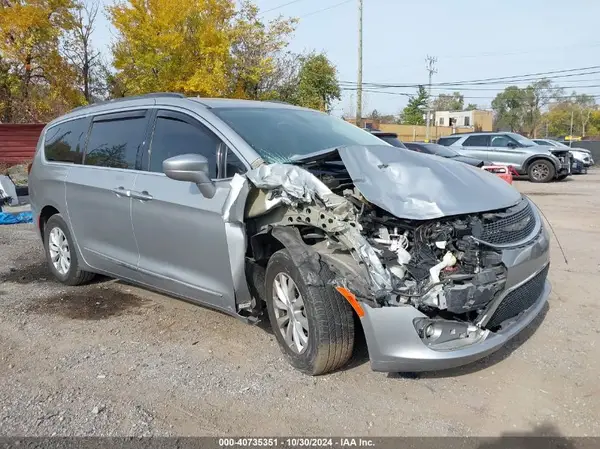 2C4RC1BG5HR741423 2017 CHRYSLER PACIFICA - Image 1