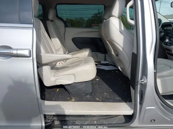2C4RC1BG5HR741423 2017 CHRYSLER PACIFICA - Image 8