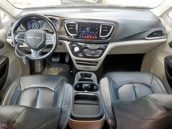 2C4RC1BG5HR747271 2017 CHRYSLER PACIFICA - Image 8