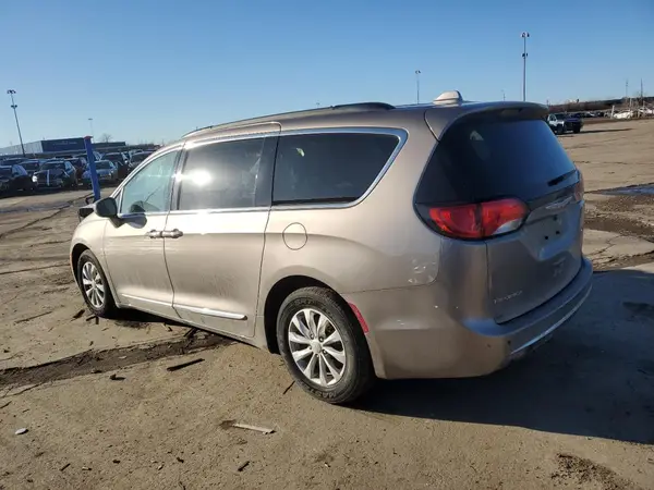 2C4RC1BG5HR752258 2017 CHRYSLER PACIFICA - Image 2