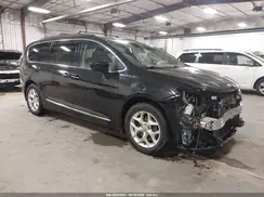 2C4RC1BG5HR759310 2017 CHRYSLER PACIFICA