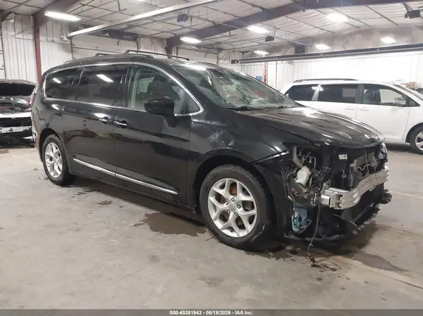 2C4RC1BG5HR759310 2017 CHRYSLER PACIFICA - Image 1