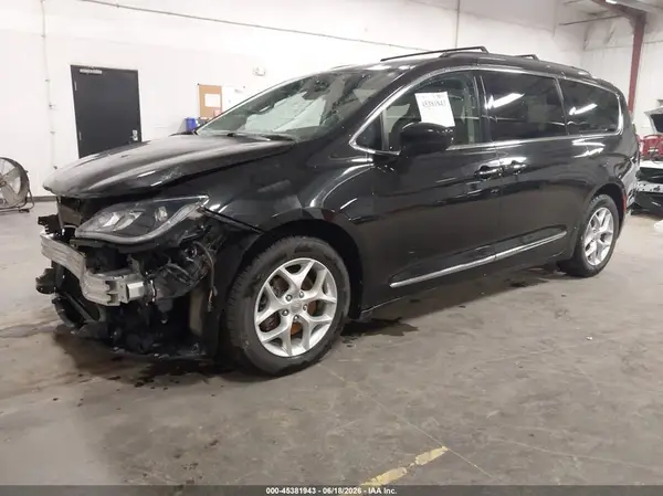 2C4RC1BG5HR759310 2017 CHRYSLER PACIFICA - Image 2