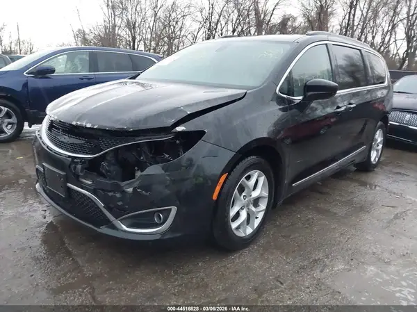 2C4RC1BG5HR762658 2017 CHRYSLER PACIFICA - Image 2
