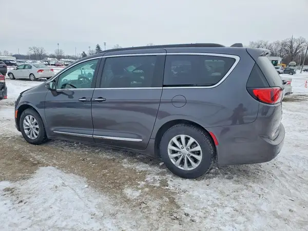 2C4RC1BG5HR763678 2017 CHRYSLER PACIFICA - Image 2