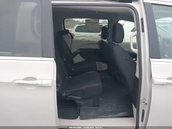 2C4RC1BG5HR771389 2017 CHRYSLER PACIFICA - Image 8