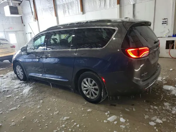 2C4RC1BG5HR771473 2017 CHRYSLER PACIFICA - Image 2