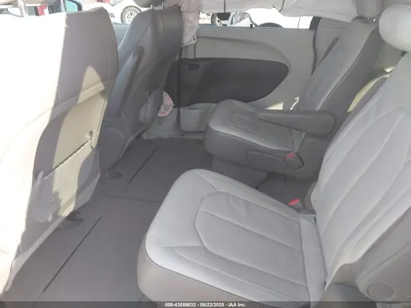 2C4RC1BG5HR782621 2017 CHRYSLER PACIFICA - Image 8