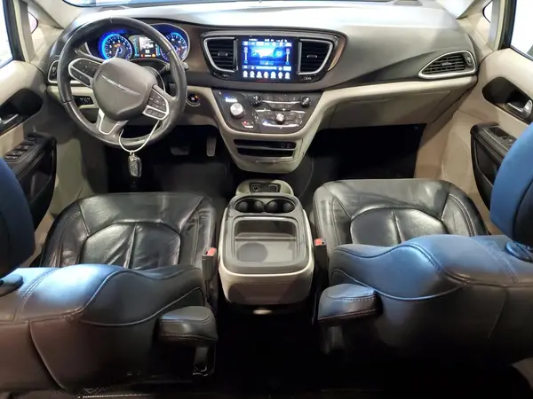 2C4RC1BG5HR785003 2017 CHRYSLER PACIFICA - Image 8