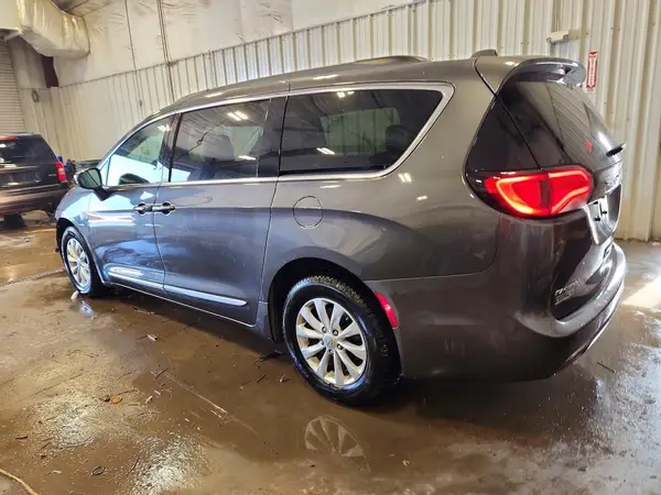 2C4RC1BG5HR788807 2017 CHRYSLER PACIFICA - Image 2