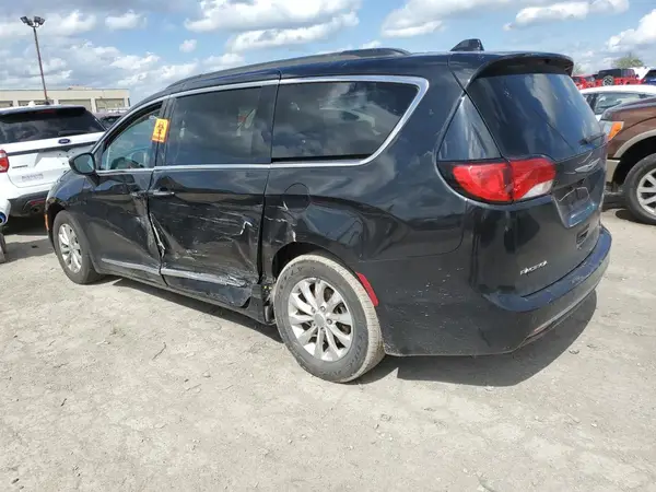 2C4RC1BG5HR794462 2017 CHRYSLER PACIFICA - Image 2