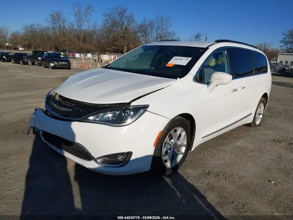 2C4RC1BG5HR794686 2017 CHRYSLER PACIFICA - Image 2