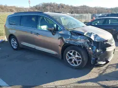 2C4RC1BG5HR794946 2017 CHRYSLER PACIFICA