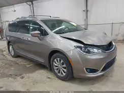 2C4RC1BG5HR795448 2017 CHRYSLER PACIFICA