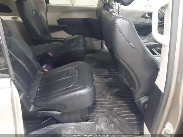 2C4RC1BG5HR795448 2017 CHRYSLER PACIFICA - Image 8