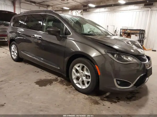 2C4RC1BG5HR803306 2017 CHRYSLER PACIFICA - Image 1