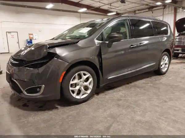 2C4RC1BG5HR803306 2017 CHRYSLER PACIFICA - Image 2